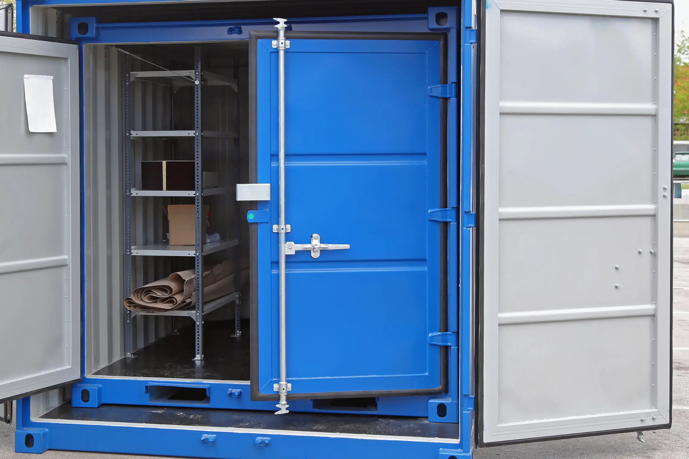 Container devanning in St Albans